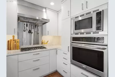 3125 SW Doschdale Dr, Portland, OR 97239 - Photo 16