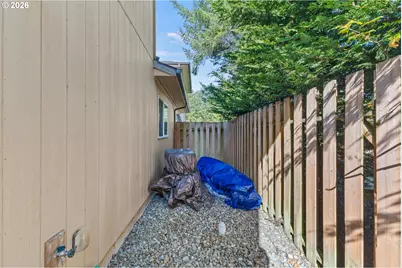 625 Clay St, Coos Bay, OR 97420 - Photo 20