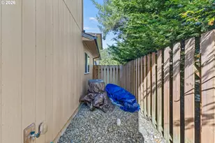 625 Clay St, Coos Bay, OR 97420 - Photo 20
