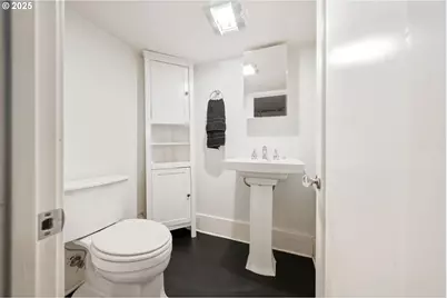 127 W 24th St, Vancouver, WA 98660 - Photo 26