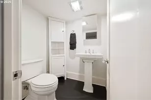 127 W 24th St, Vancouver, WA 98660 - Photo 26