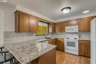 31514 S Bear Meadow Ct, Molalla, OR 97038 - Photo 10