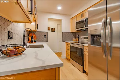 2081 Devos St, Eugene, OR 97402 - Photo 14