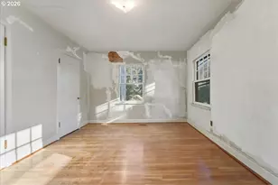 7202 S Corbett Ave, Portland, OR 97219 - Photo 10