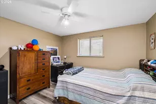 1537 NW Rachel Ave, Roseburg, OR 97471 - Photo 22