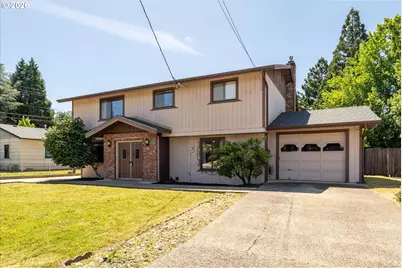 1537 NW Rachel Ave, Roseburg, OR 97471 - Photo 2