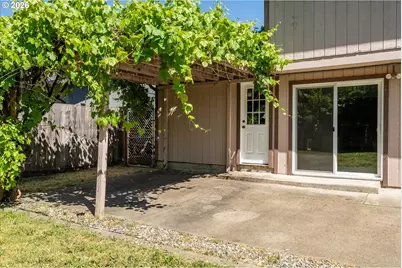 1537 NW Rachel Ave, Roseburg, OR 97471 - Photo 32