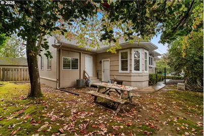 8040 SE Center St, Portland, OR 97206 - Photo 26
