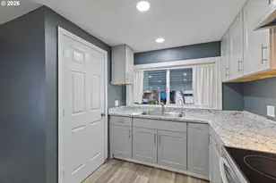 3921 E 4th Plain Blvd, Vancouver, WA 98661 - Photo 12