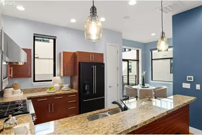 1622 NW Riverscape St, Portland, OR 97209 - Photo 12