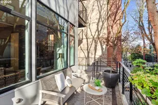 1622 NW Riverscape St, Portland, OR 97209 - Photo 28