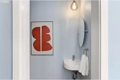 1622 NW Riverscape St, Portland, OR 97209 - Photo 16