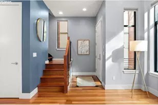 1622 NW Riverscape St, Portland, OR 97209 - Photo 2