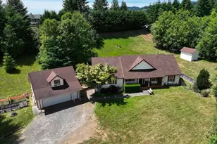 419 NE 404th Ct, Washougal, WA 98671 - Photo 2