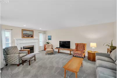 2463 SW Phyllis Dr SW, Gresham, OR 97080 - Photo 12