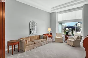 2463 SW Phyllis Dr SW, Gresham, OR 97080 - Photo 6