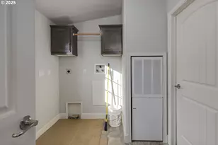 25110 SW Red Prairie Rd, Sheridan, OR 97378 - Photo 18