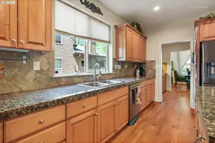 12026 SW Surrey St, Wilsonville, OR 97070 - Photo 10