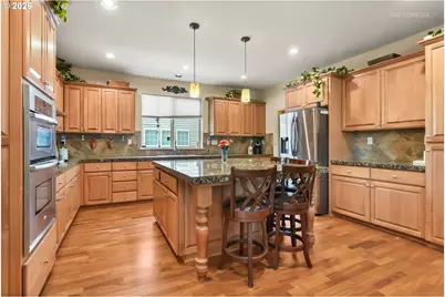 12026 SW Surrey St, Wilsonville, OR 97070 - Photo 6