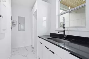 21280 SW Baseline Rd, Beaverton, OR 97003 - Photo 12