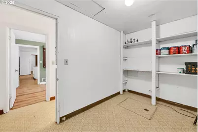 26900 Crow Rd, Eugene, OR 97402 - Photo 16