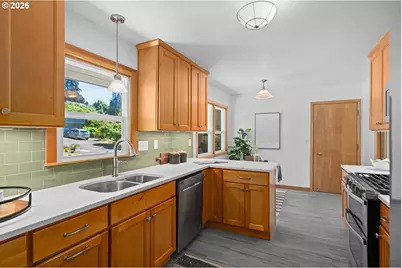 6135 SW 41st Ave, Portland, OR 97221 - Photo 12
