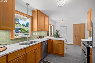 6135 SW 41st Ave, Portland, OR 97221 - Photo 12