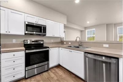 17126 SW Snowdale St #303, Beaverton, OR 97007 - Photo 6