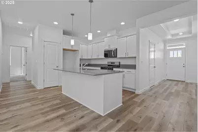 714 Tigerlily St, Silverton, OR 97381 - Photo 8