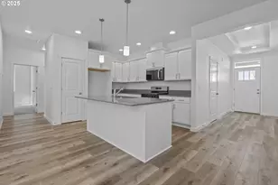 714 Tigerlily St, Silverton, OR 97381 - Photo 8