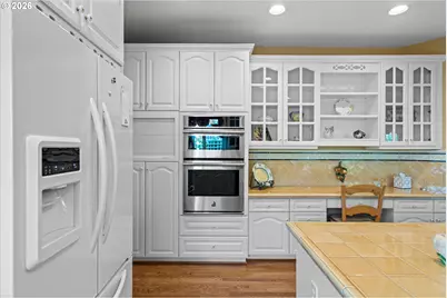 2328 Oakhurst Ln, Lake Oswego, OR 97034 - Photo 22