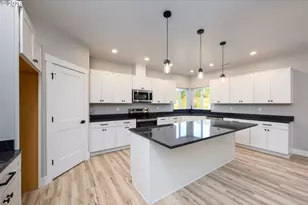 367 Karenza Ln, Roseburg, OR 97471 - Photo 30