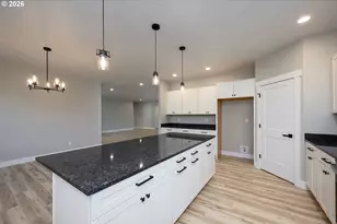 367 Karenza Ln, Roseburg, OR 97471 - Photo 10