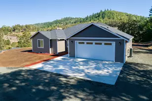 367 Karenza Ln, Roseburg, OR 97471 - Photo 2