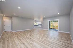 367 Karenza Ln, Roseburg, OR 97471 - Photo 6
