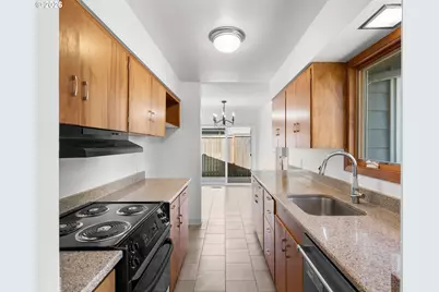 6919 SW 10th Ave, Portland, OR 97219 - Photo 12