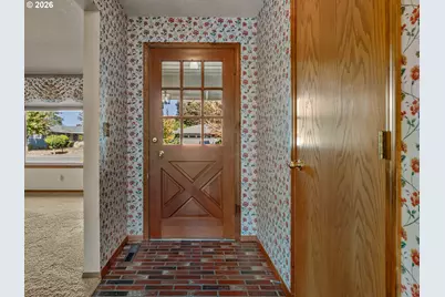 1260 NE Oleander Ln, Hillsboro, OR 97124 - Photo 6