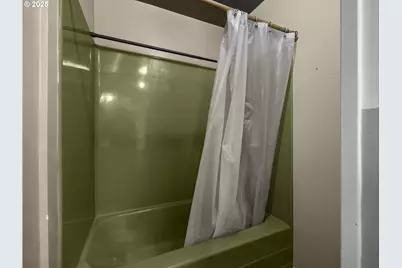 682 S Settlemier Ave, Woodburn, OR 97071 - Photo 18