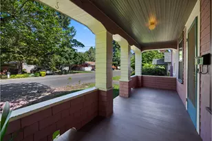 682 S Settlemier Ave, Woodburn, OR 97071 - Photo 6