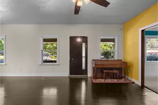 682 S Settlemier Ave, Woodburn, OR 97071 - Photo 8