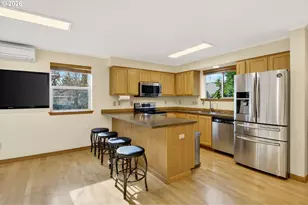 12132 SE Pardee St, Portland, OR 97266 - Photo 14