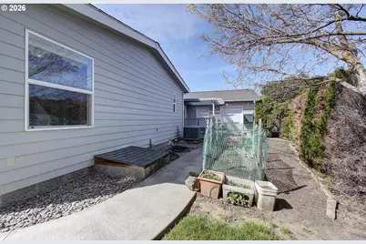 1408 Clark St, Wasco, OR 97065 - Photo 26