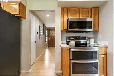 21242 SW Winterfield Ln, Beaverton, OR 97003 - Photo 12
