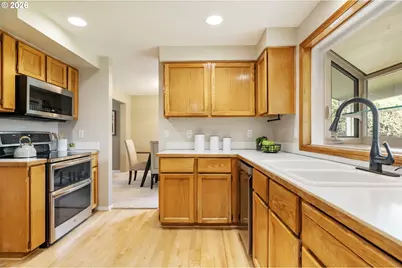 21242 SW Winterfield Ln, Beaverton, OR 97003 - Photo 10