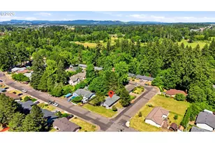 815 SE Naomi Way, McMinnville, OR 97128 - Photo 2