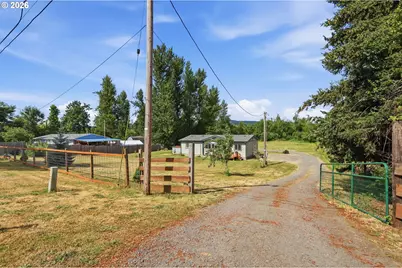 82992 Scott Ln, Creswell, OR 97426 - Photo 6