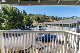 885 NE Sunset St, Roseburg, OR 97470 - Photo 12