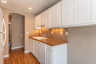 885 NE Sunset St, Roseburg, OR 97470 - Photo 8
