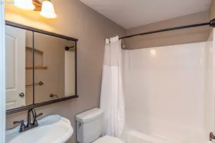 885 NE Sunset St, Roseburg, OR 97470 - Photo 24