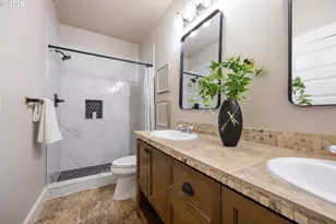 216 NE Tillamook St, Portland, OR 97212 - Photo 16